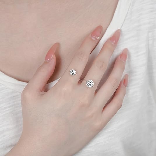 The Invisible Elegance – #452 Ring ✨ Where minimalist design meets brilliant sparkle!