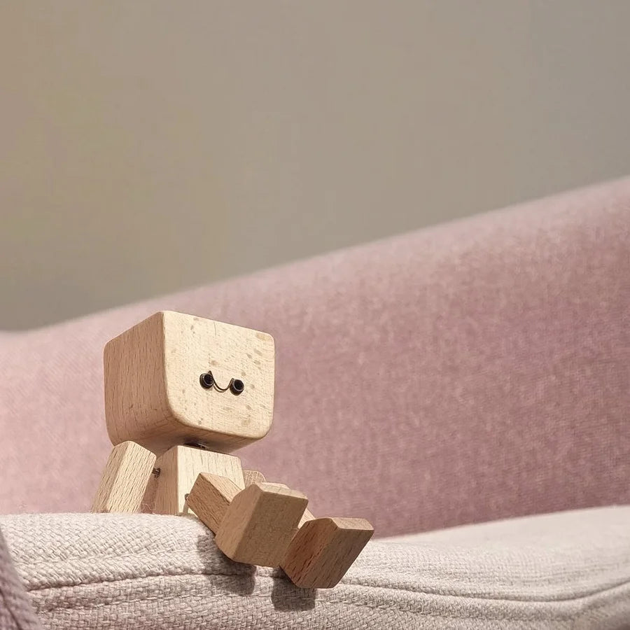 Shaking Feet Wooden Doll - Sways with 12 Pcs Magnetic Expressions